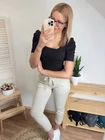 BABI Dekoltált Nyakú Extrázott Vállú Felső