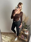 EVELIN Kivágott Basic Felső