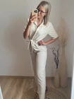LAURA Gombos Overál