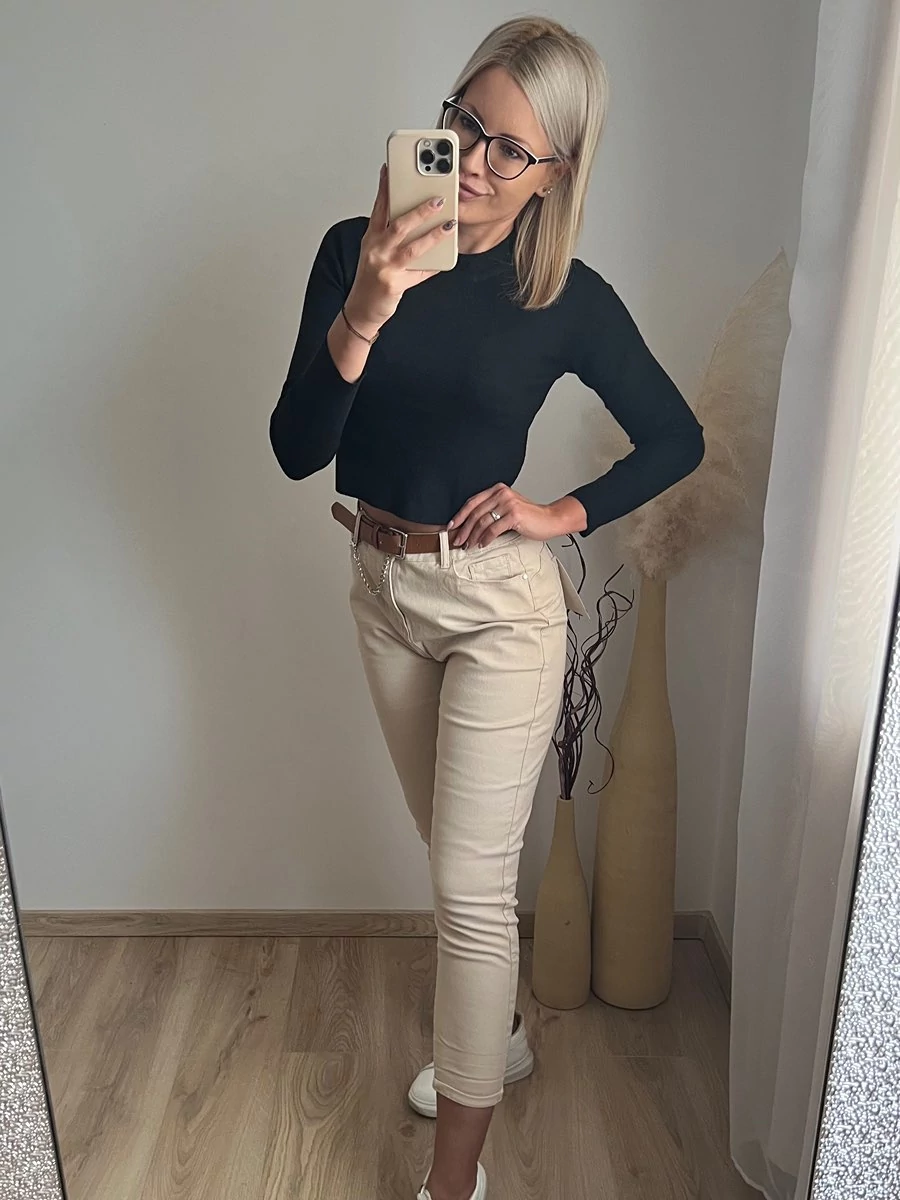 KIRA Rövidített Felső
