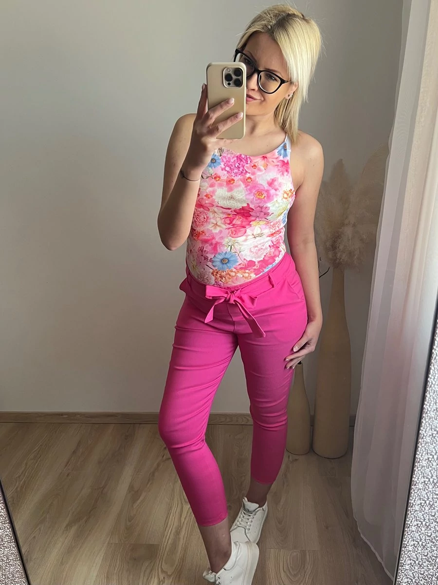 LARA MARGARÉTA Vékonypántos Atléta
