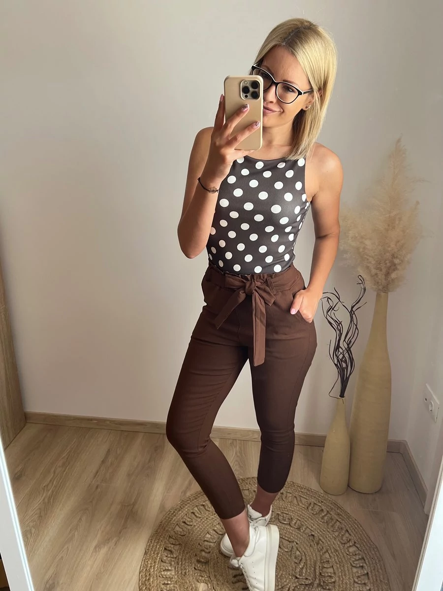 LARA PÖTTYÖS Vékonypántos Atléta