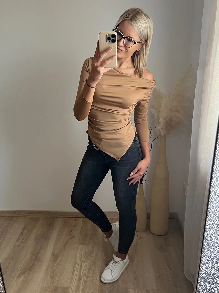 ELIZA Ejtett Vállú felső