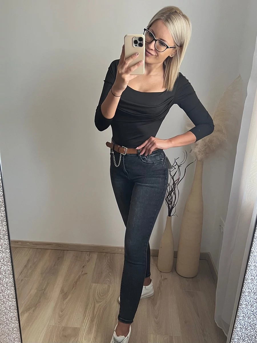MELISZA Dekoltált Felső