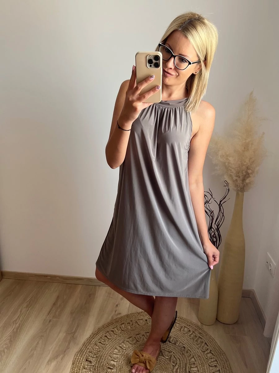 LINDA Egyszínű Ruha